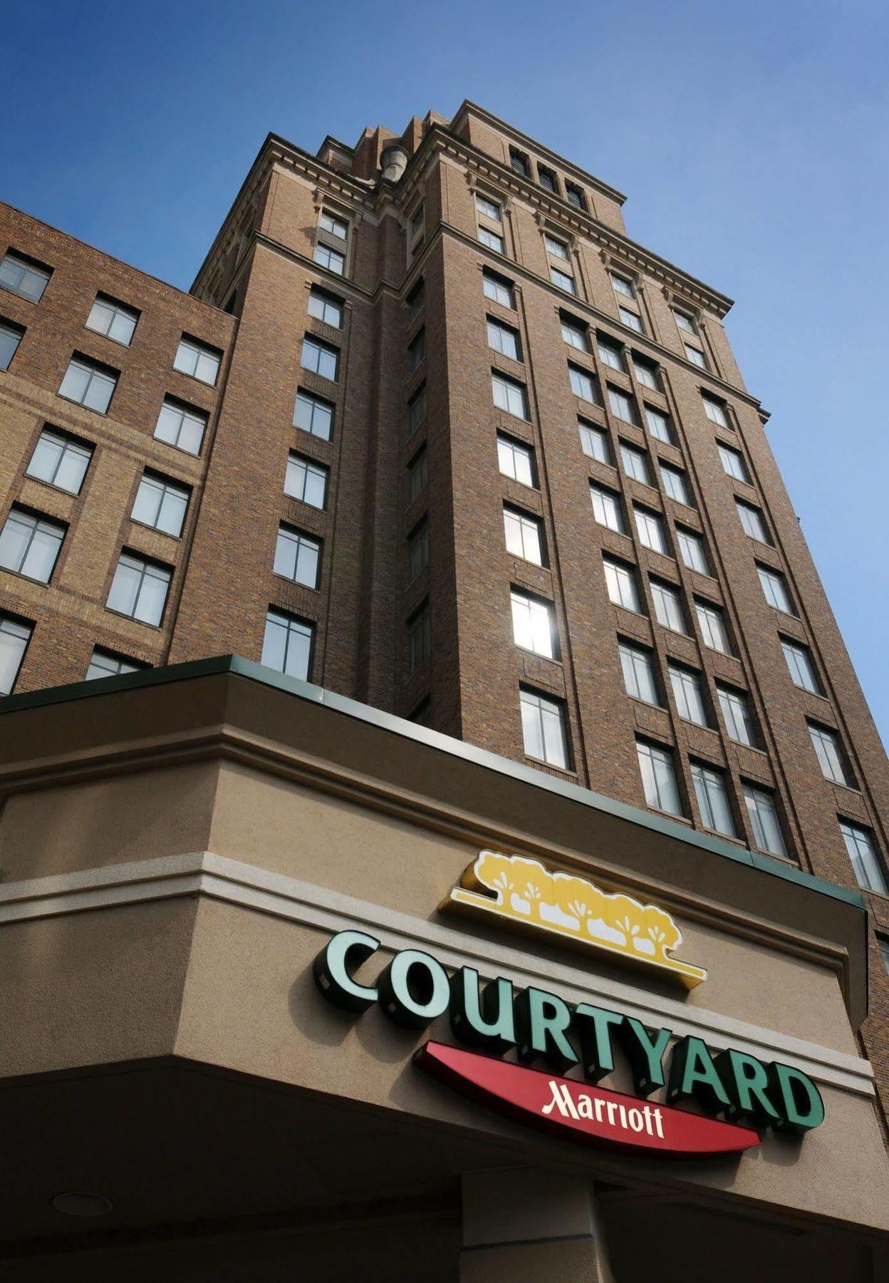 Courtyard Houston Downtown Convention Center Hotel Екстериор снимка